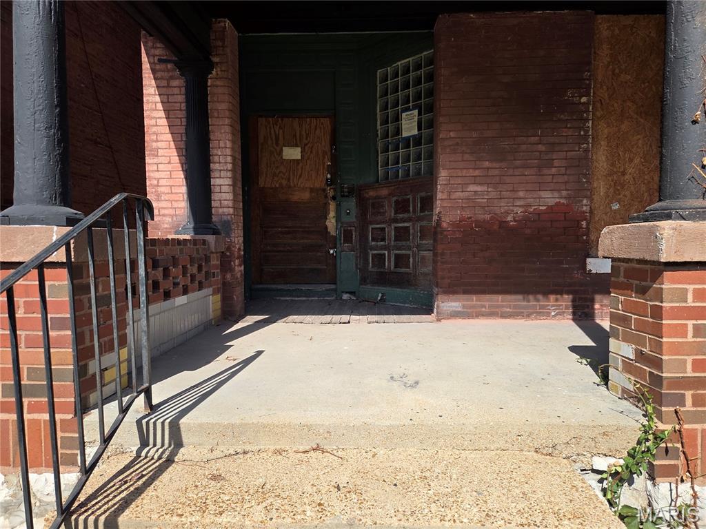 4451 Washington Boulevard Property Photo 2