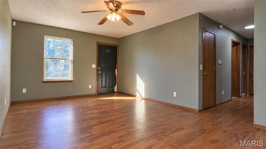 1302 E 1st Street Property Photo 4
