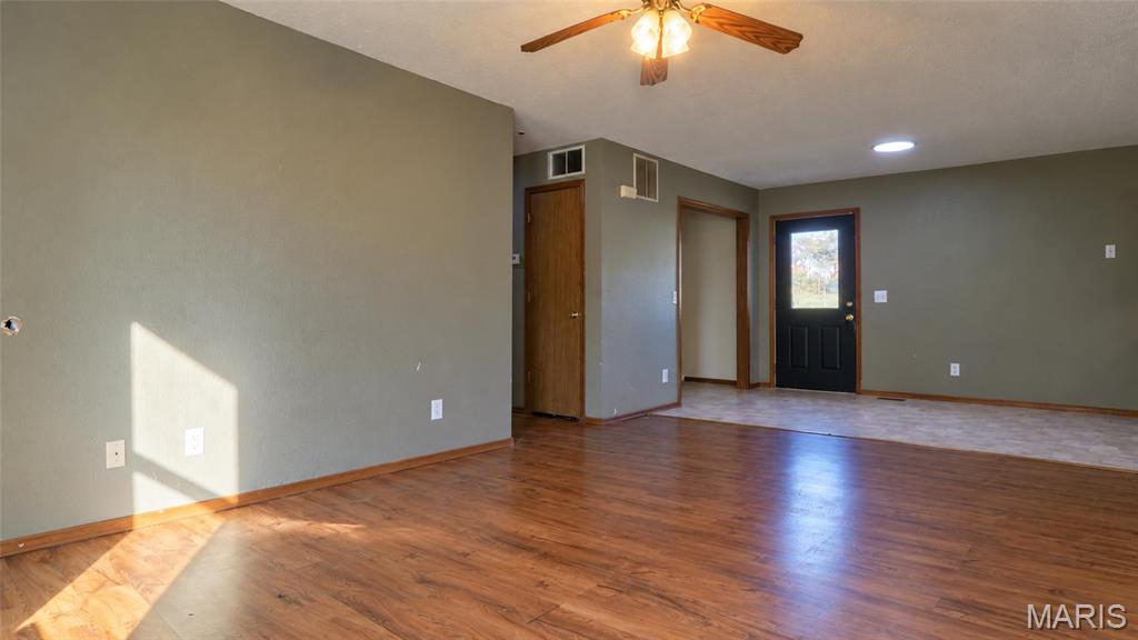 1302 E 1st Street Property Photo 5
