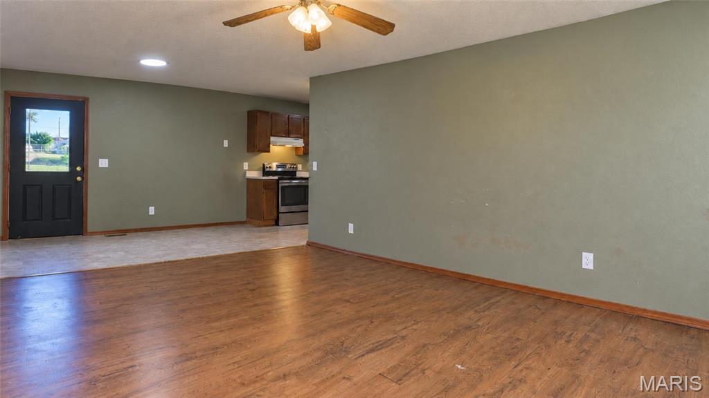 1302 E 1st Street Property Photo 6