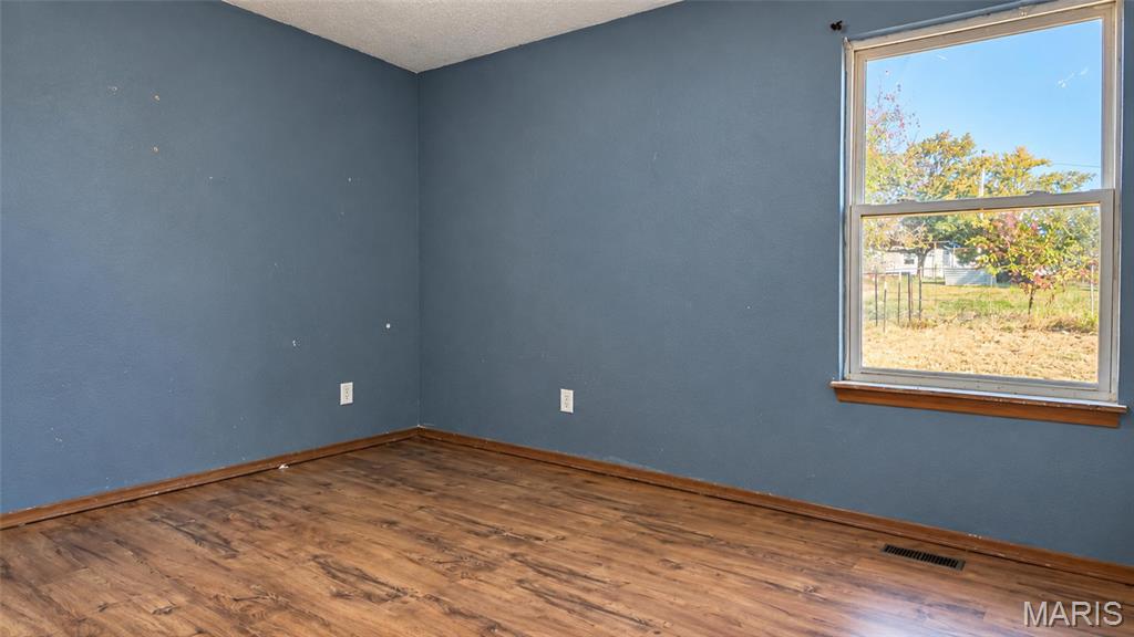 1302 E 1st Street Property Photo 11