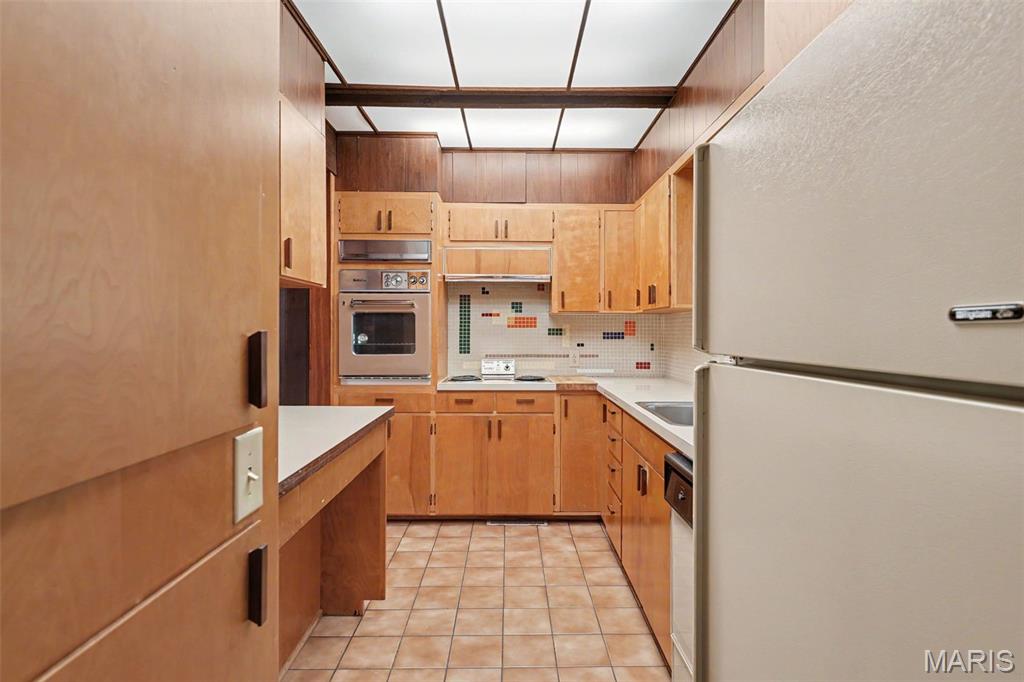 120 Glenwood Drive Property Photo 8