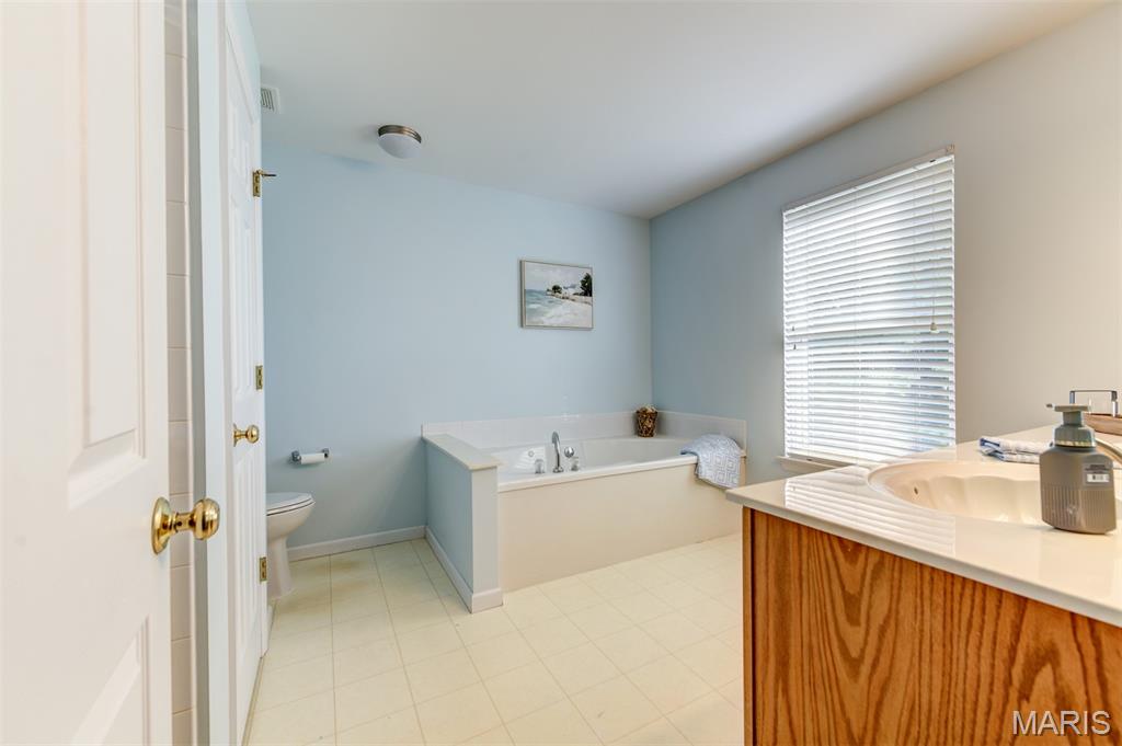 820 Jb Hunt Court Property Photo 17