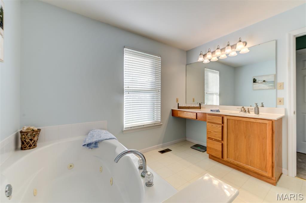 820 Jb Hunt Court Property Photo 18