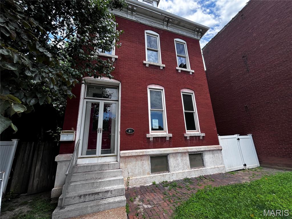 2813 Meramec Street Property Photo 1