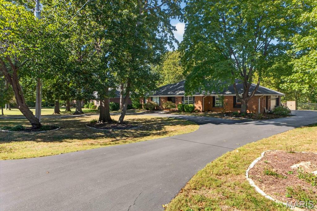13021 Saller Drive Property Photo 4