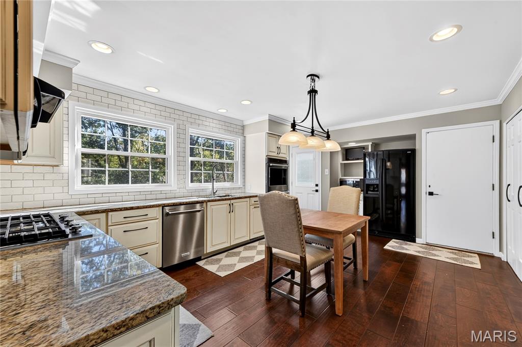 15552 Chequer Drive Property Photo 21