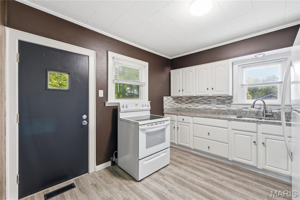 8718 Mavis Place Property Photo 11