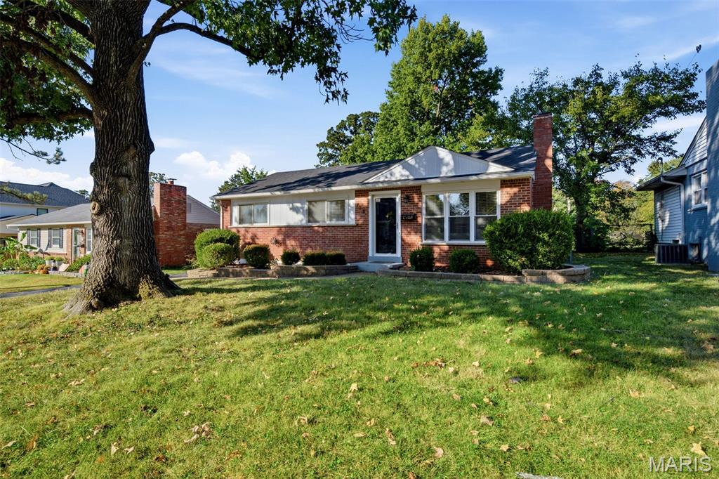 713 Huntwood Lane Property Photo 1