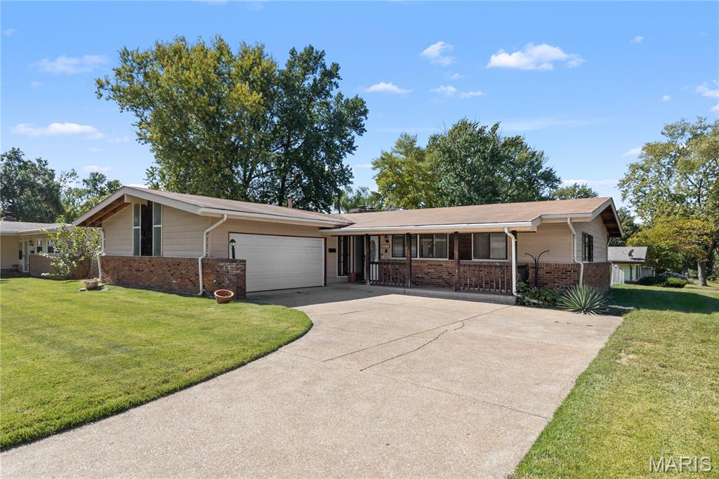 445 Durwood Drive Property Photo 1
