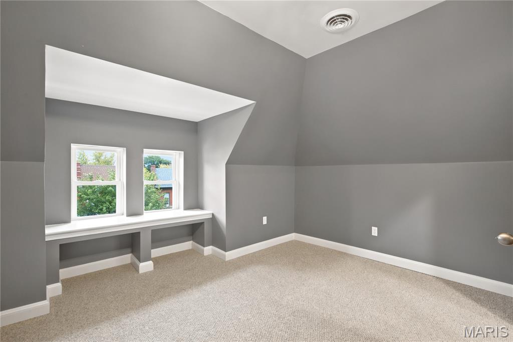 4230 Cleveland Avenue Property Photo 18