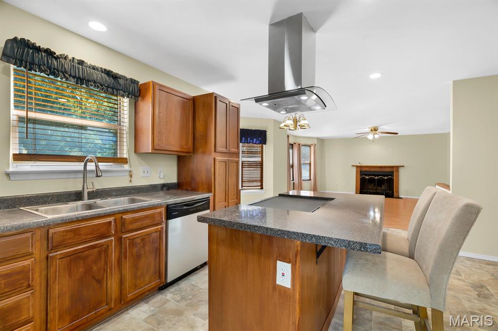 9942 Colonnade Meadows Drive Property Photo 14