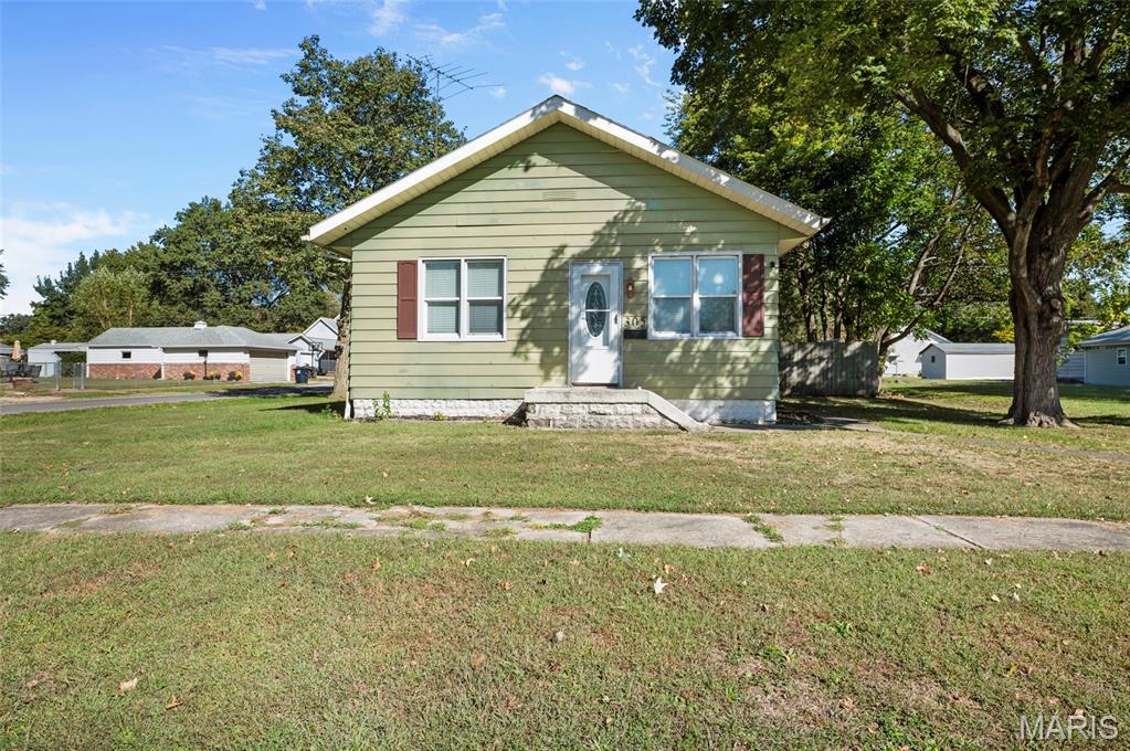 305 W Wilson Avenue Property Photo 1