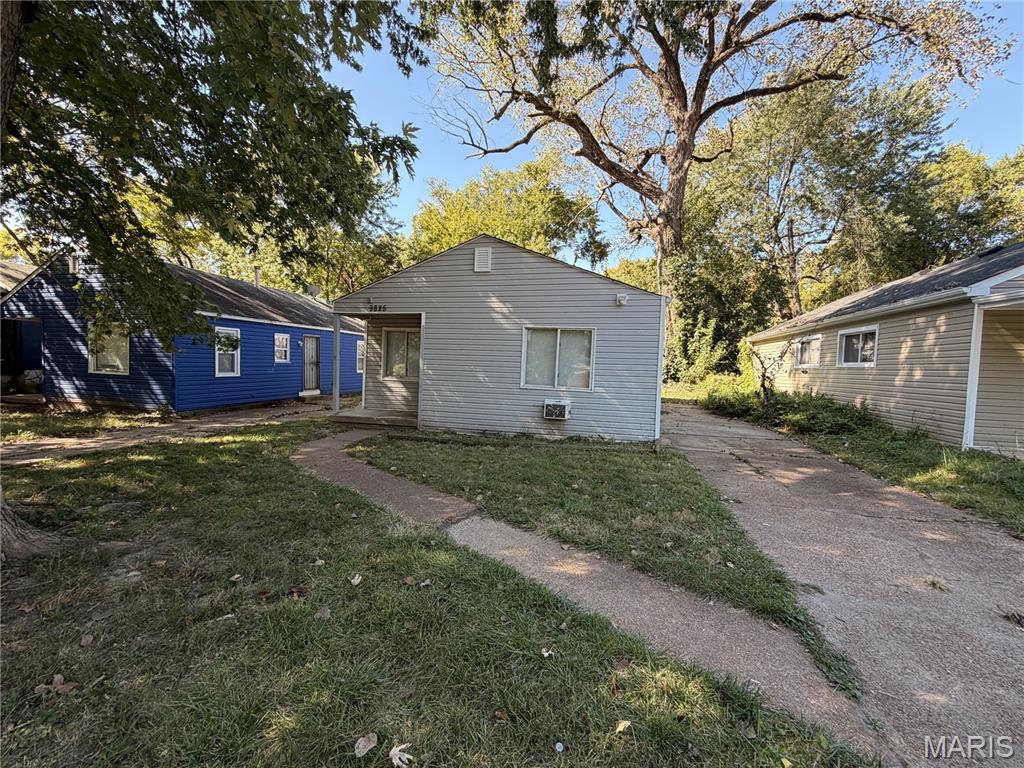 9825 Winkler Drive Property Photo 1