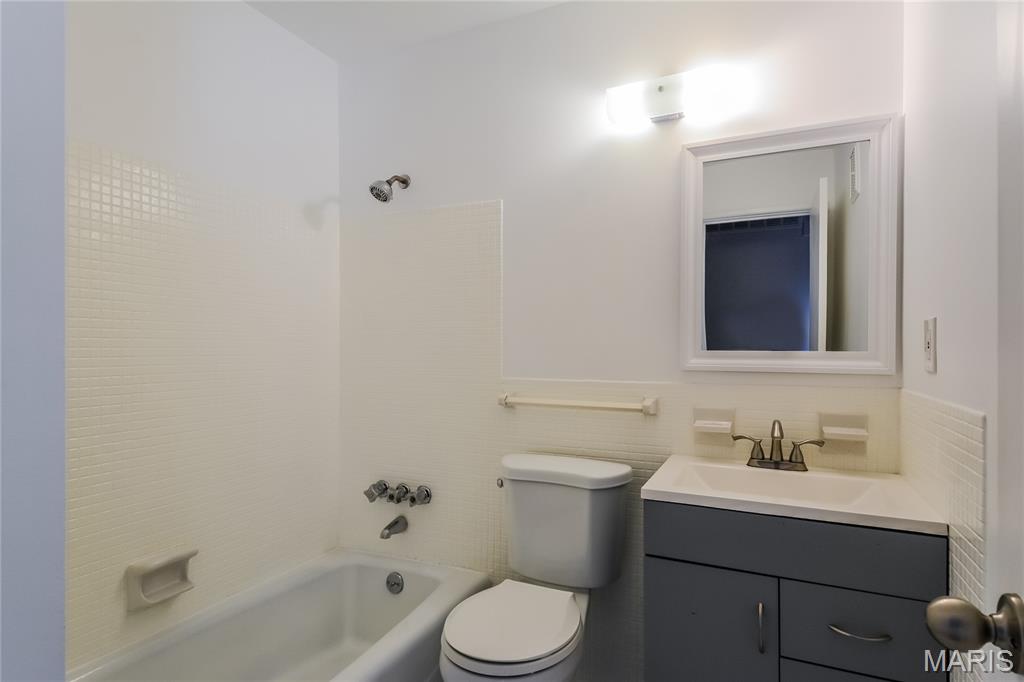 4243 Ashwick Terrace Property Photo 10