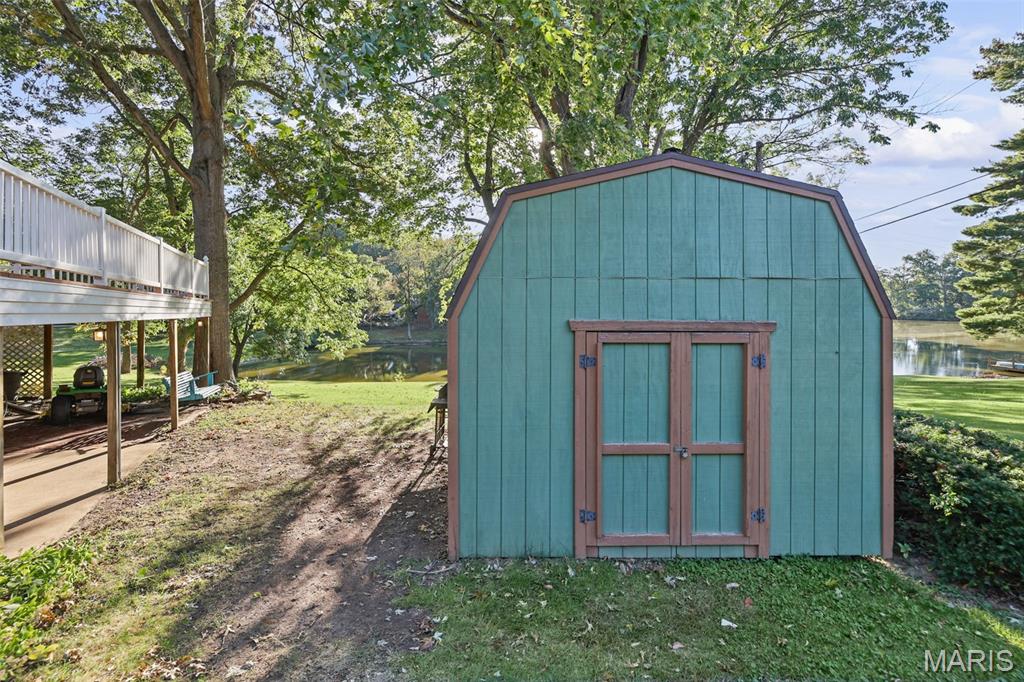 125 E Shore Drive Property Photo 7