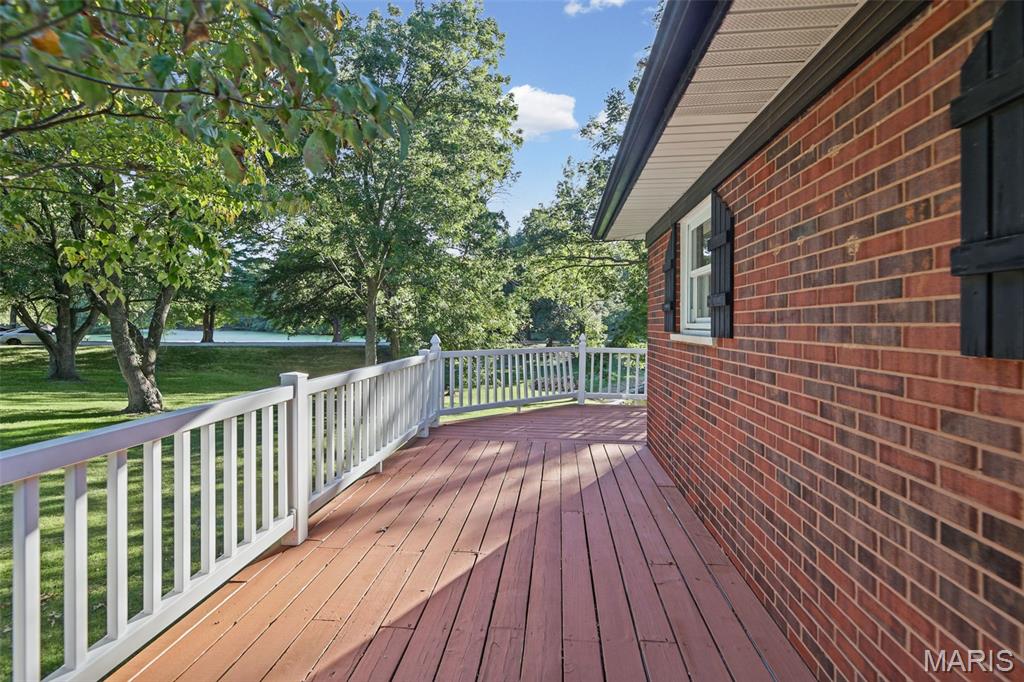125 E Shore Drive Property Photo 10