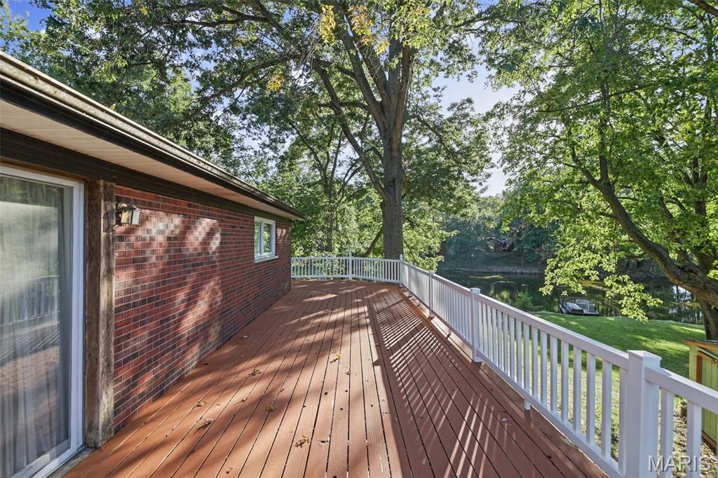 125 E Shore Drive Property Photo 13
