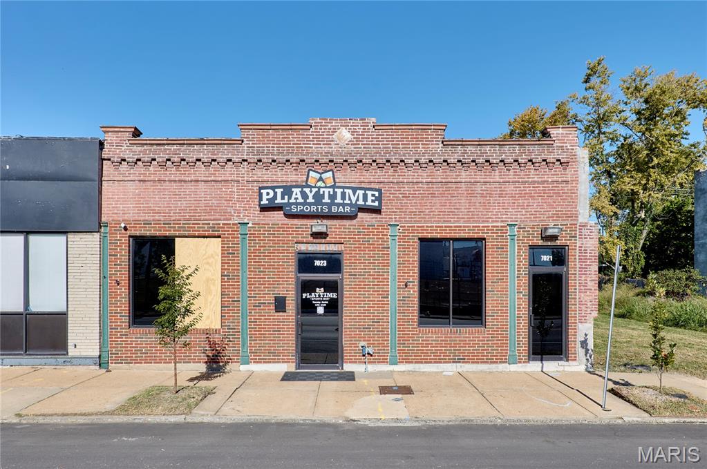7023 S Broadway Street Property Photo 1