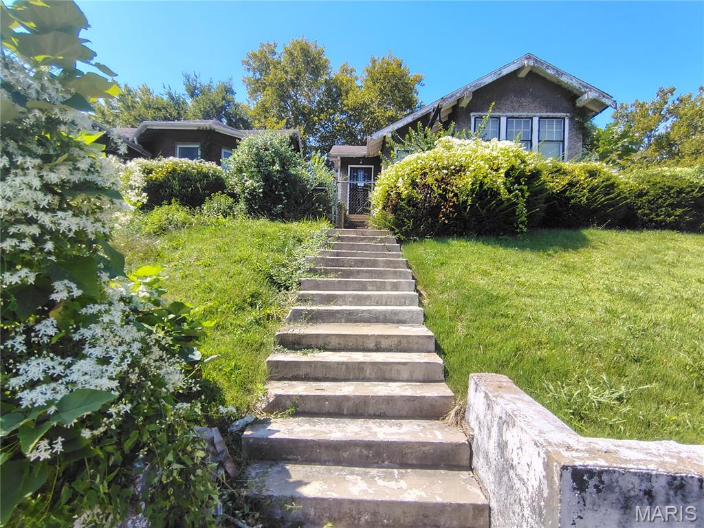 5452 W Florissant Avenue Property Photo 1