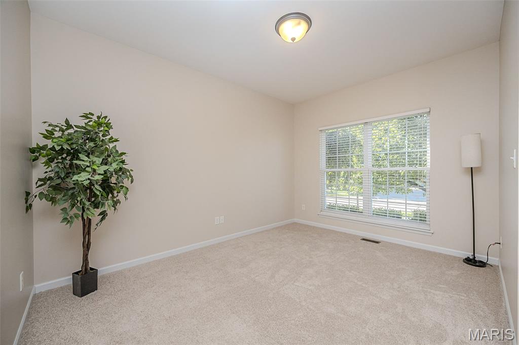 1048 Pierpoint Lane Property Photo 6