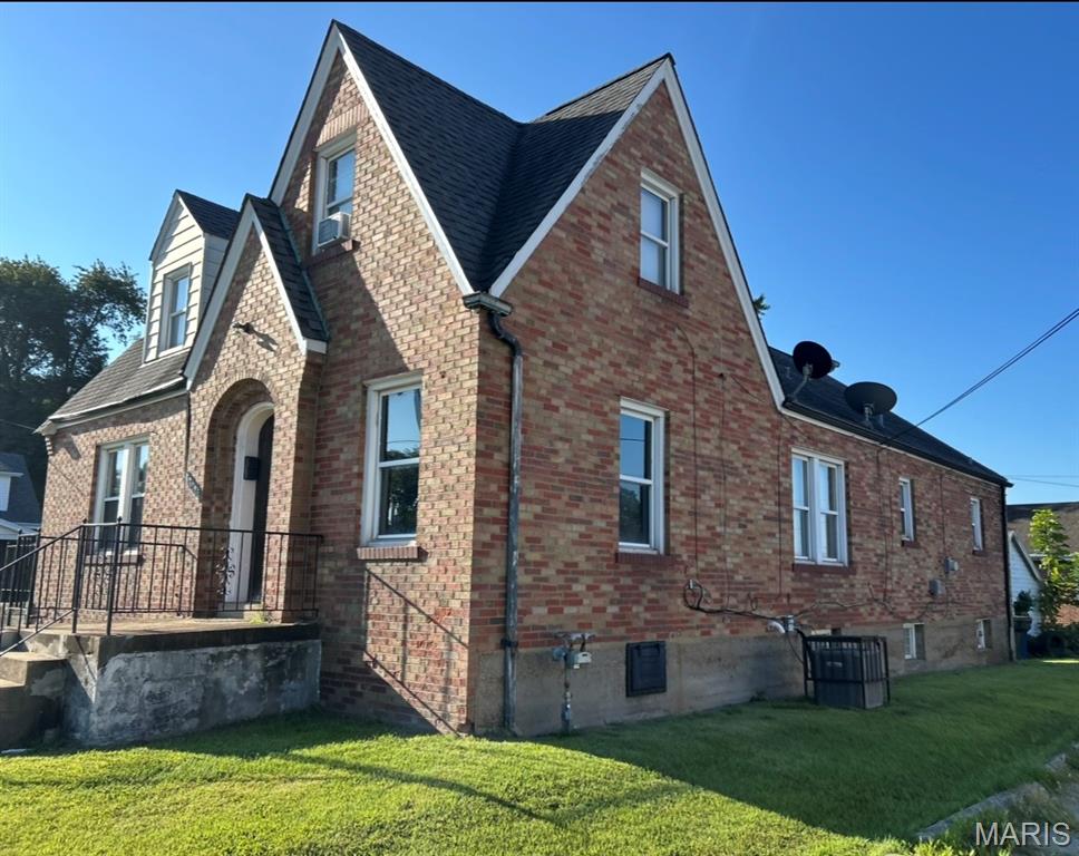 1844 Mclaran Avenue Property Photo 1