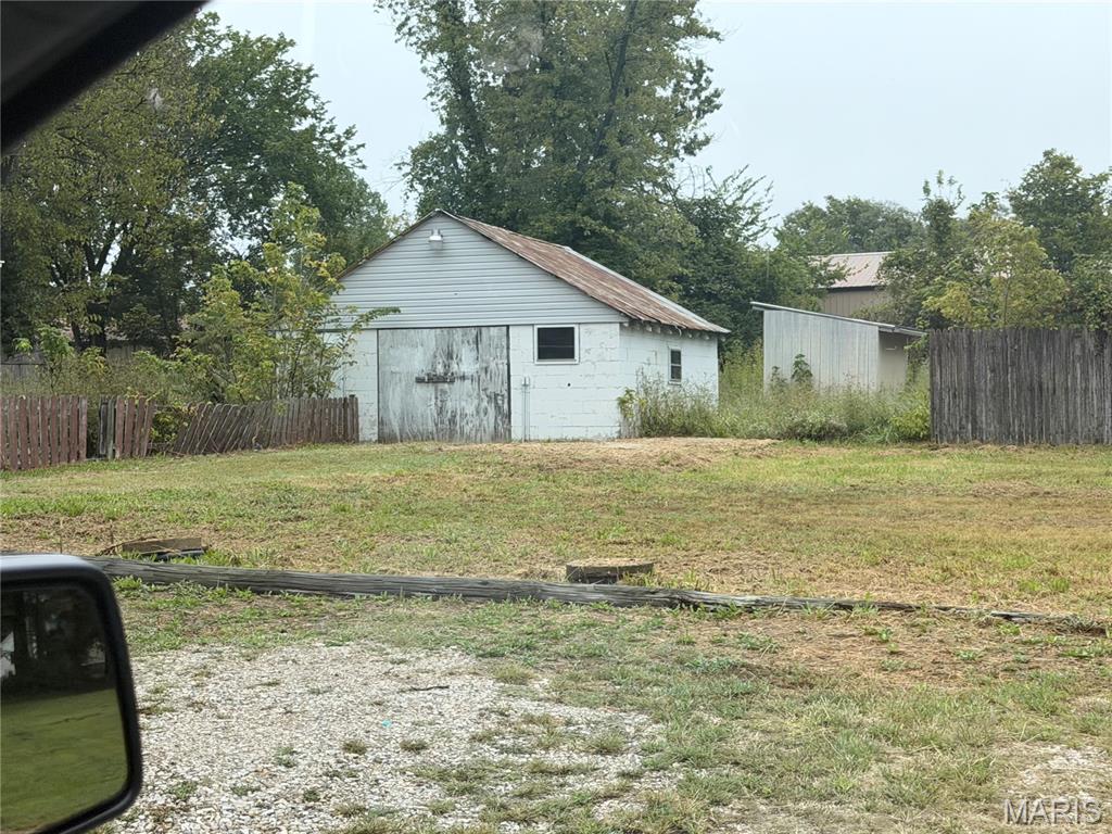 2618 Maple Avenue Property Photo 2