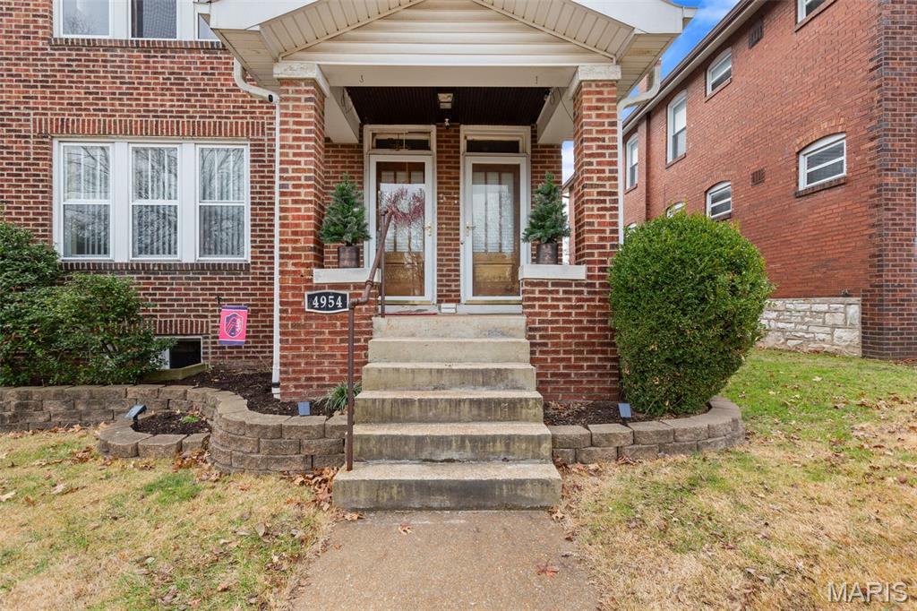 4954 Bancroft Avenue Property Photo 1
