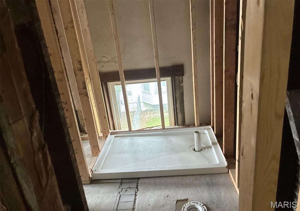6512 Crest Avenue Property Photo 3