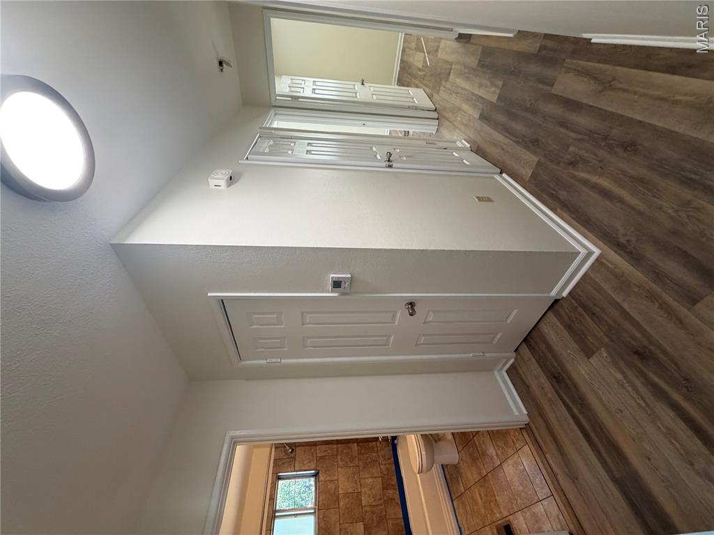 555 Versailles Drive Property Photo 4