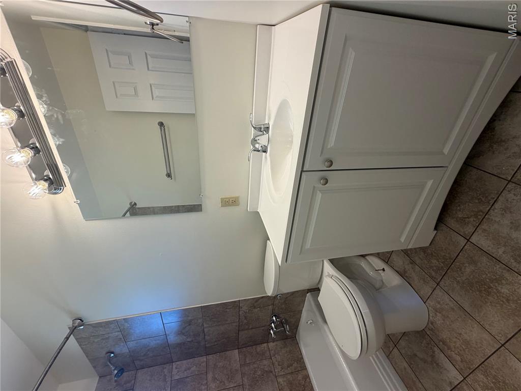 555 Versailles Drive Property Photo 5