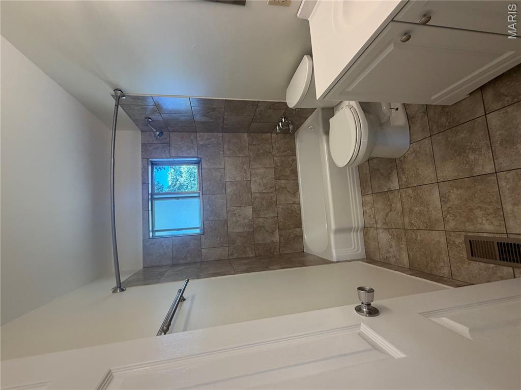 555 Versailles Drive Property Photo 6