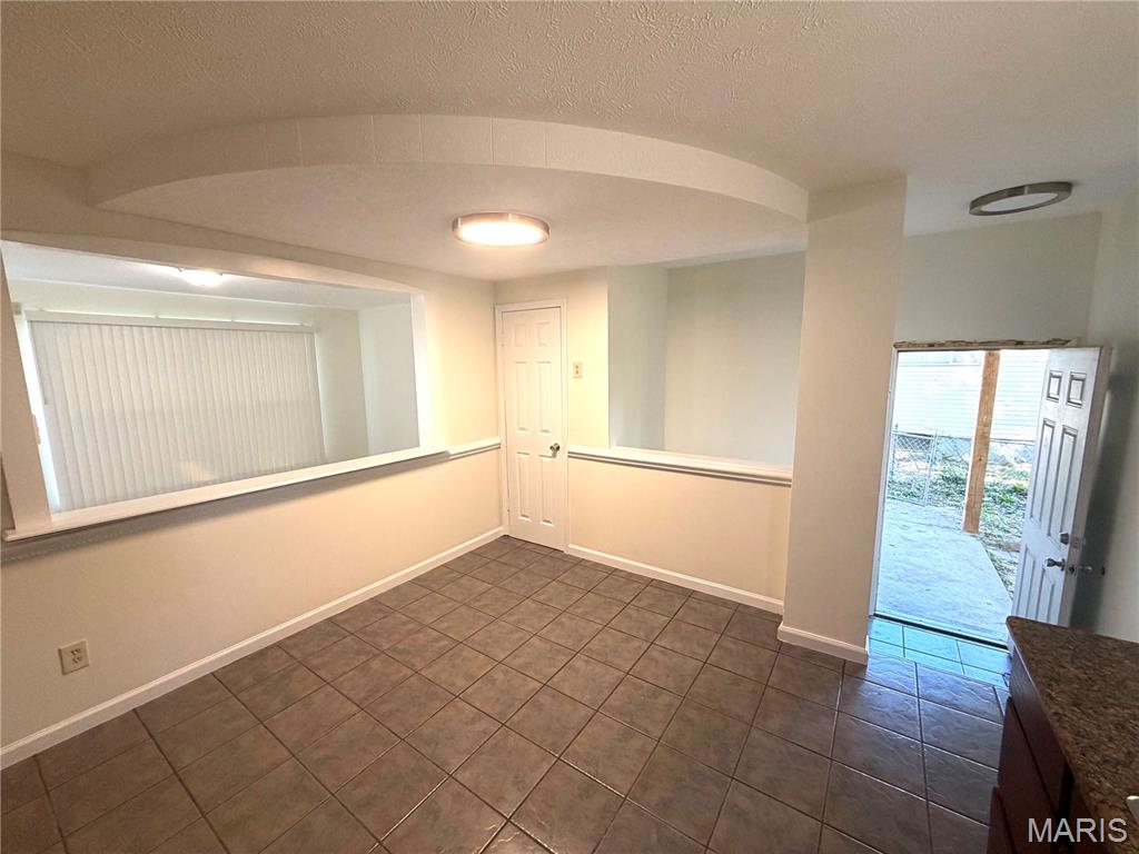555 Versailles Drive Property Photo 12