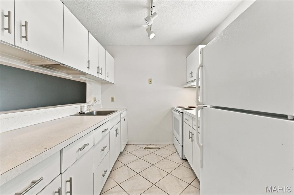 10332 Corbeil Drive Property Photo 6
