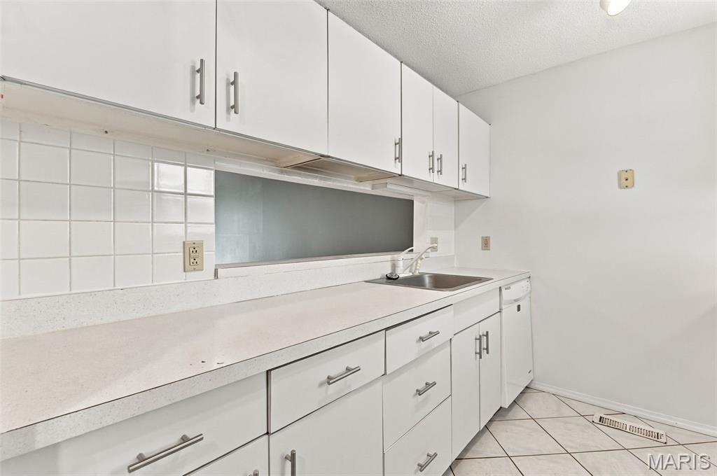10332 Corbeil Drive Property Photo 7