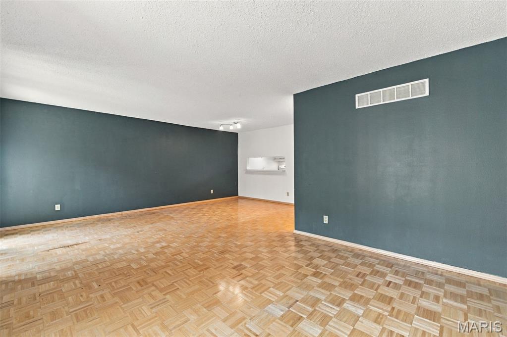 10332 Corbeil Drive Property Photo 12