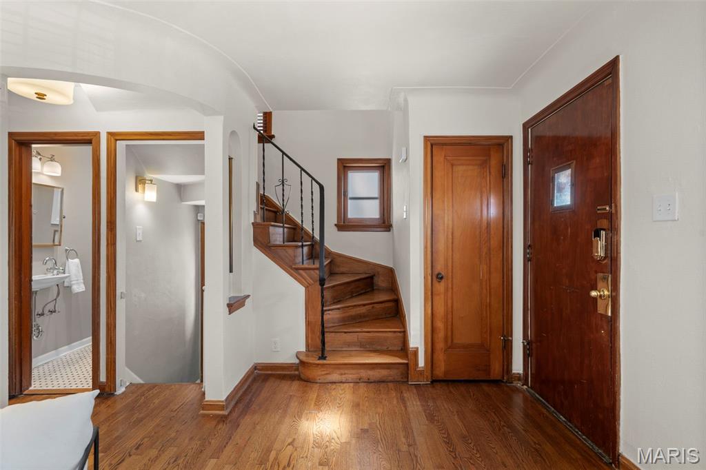 6349 Murdoch Avenue Property Photo 6