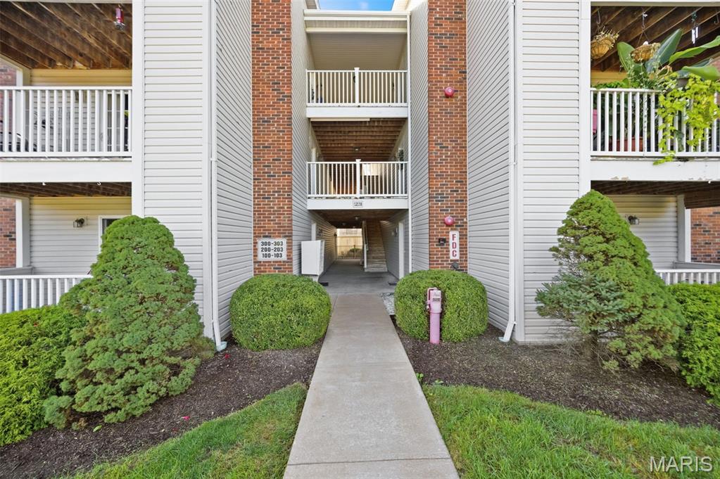 1220 River Chase Drive 100 Property Photo 2