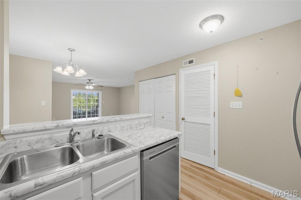 1220 River Chase Drive 100 Property Photo 10