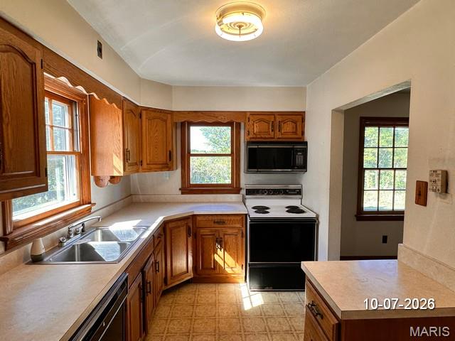 9857 Lilac Drive Property Photo 5
