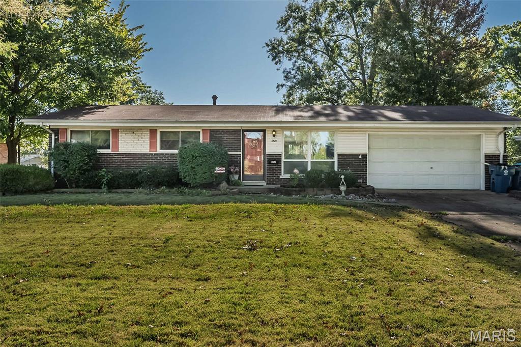2420 Canter Way Property Photo 1
