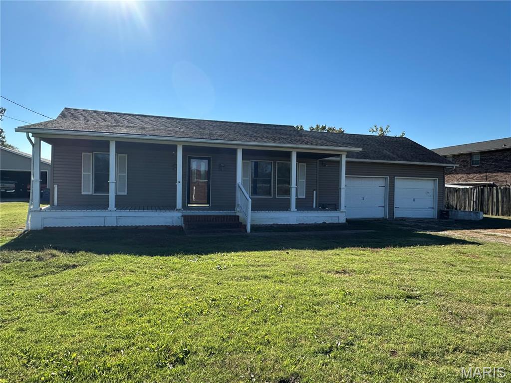 109 W Outer Road Property Photo 1