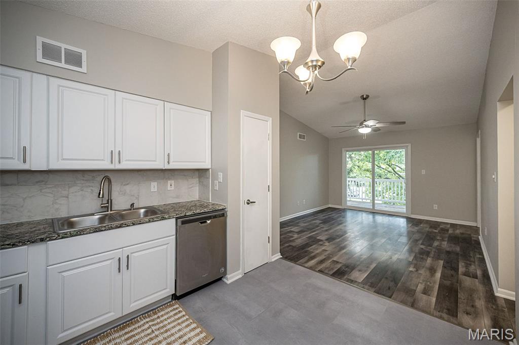 5281 Cricket Glen Court G Property Photo 8