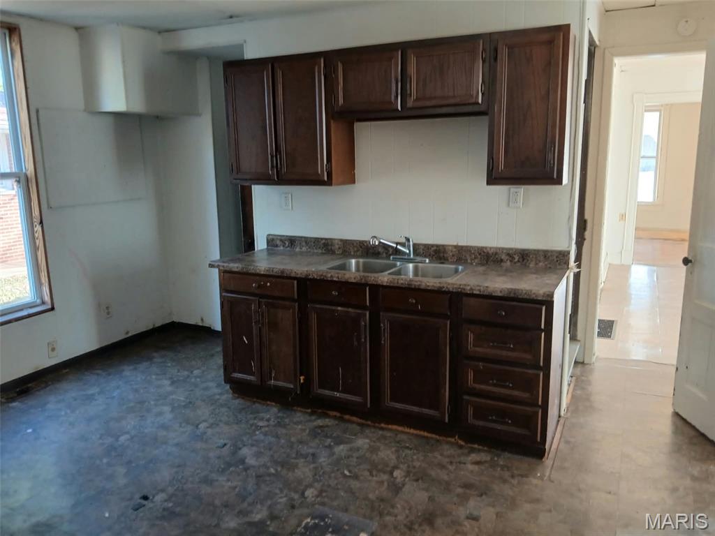 110 N Jefferson Street Property Photo 9