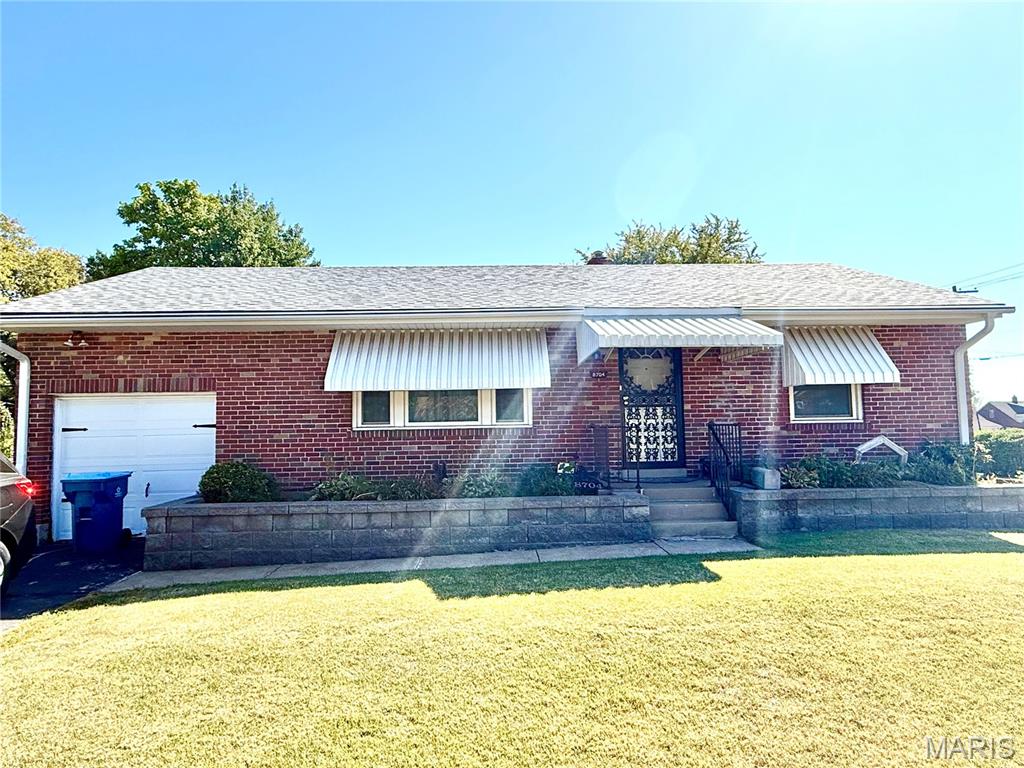 8704 Agate Court Property Photo 1