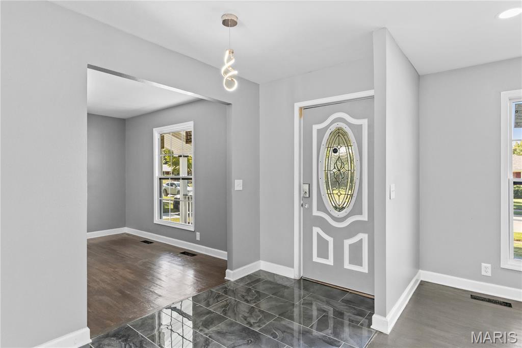 2878 Castleford Drive Property Photo 4