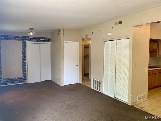 905 E 5th Street Property Photo 10