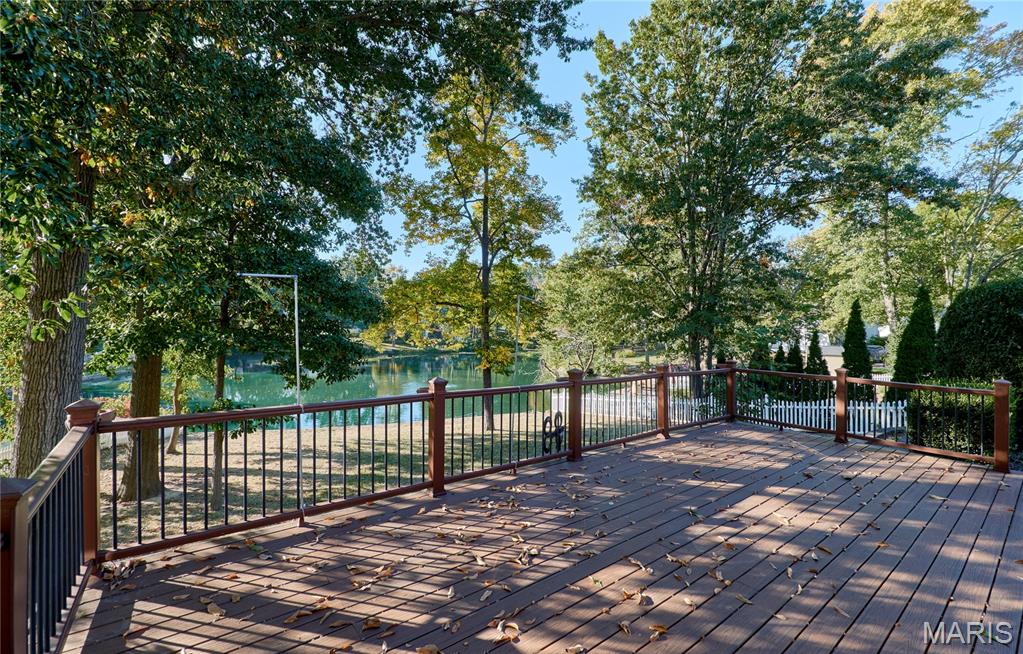 5136 Silver Lake Court Property Photo 6