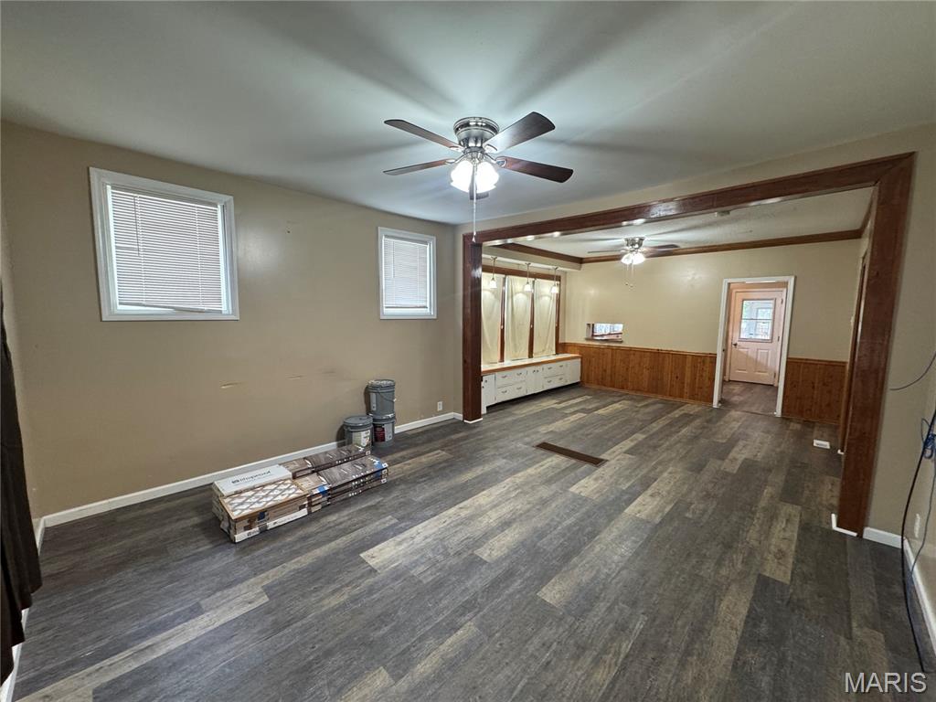 305 W Walnut Street Property Photo 3