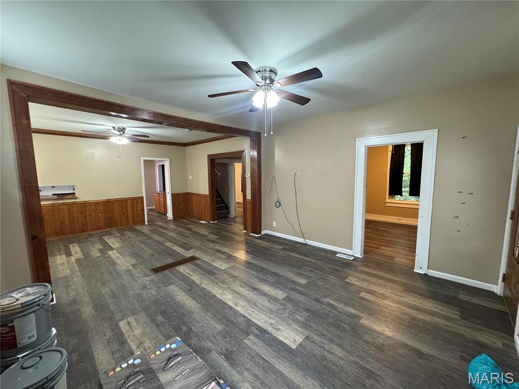 305 W Walnut Street Property Photo 4